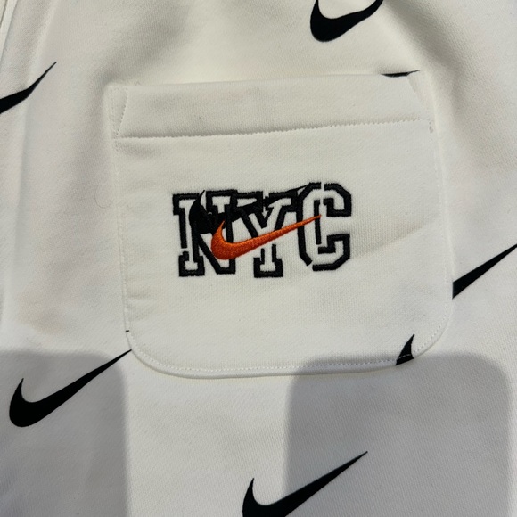 Kith men’s sweatshirt collaboration with NBA - Picture 8 of 16